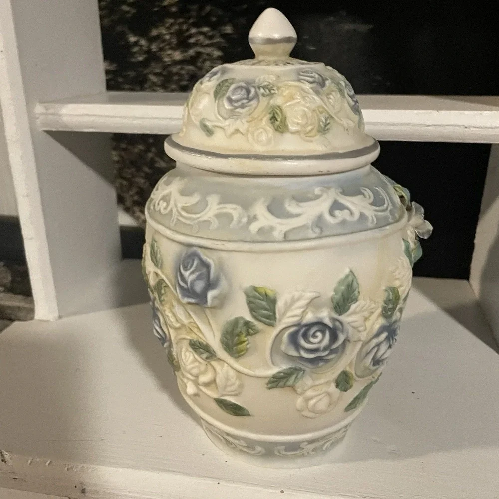 Vintage Metallic Blue Rose Ivory Color Box Jar W/ Lid Beautiful!‎